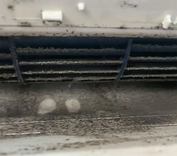 蓬莱空调吹的风有股烧焦味是怎么回事